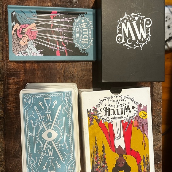 Modern Witch Oracle New & Never Used ~ Perfect Gift - Picture 3 of 6